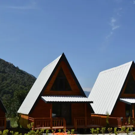Lalin Aparthotel *