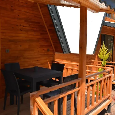 Aparthotel Lalin *